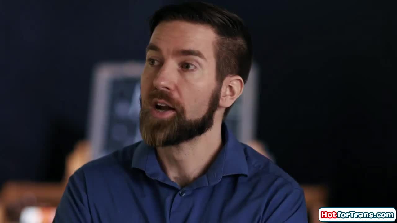 Watch Trans Jenna Creed sucking and barebacked by her old neighbor Shemale Porn Videos | TranSexBig.