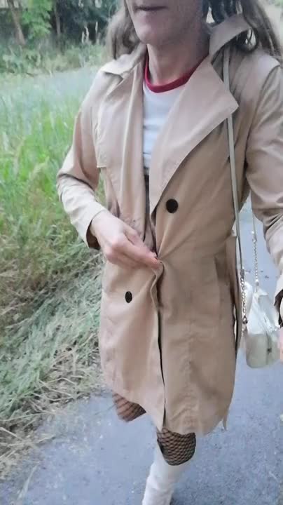 Watch Street and Cars Shemale Porn Videos | TranSexBig.