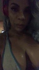 Jerking off in the gym and shooting a load