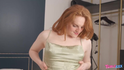 TGIRLS XXX: Ginger Stretches Her Hole