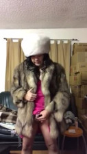 asia cd crossdresser jacks off in fox fur