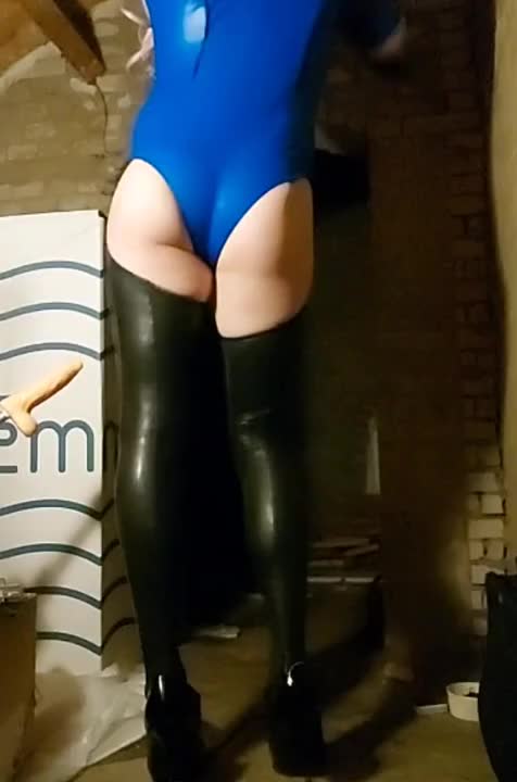 Watch Crossdresser dressing up Shemale Porn Videos | TranSexBig.