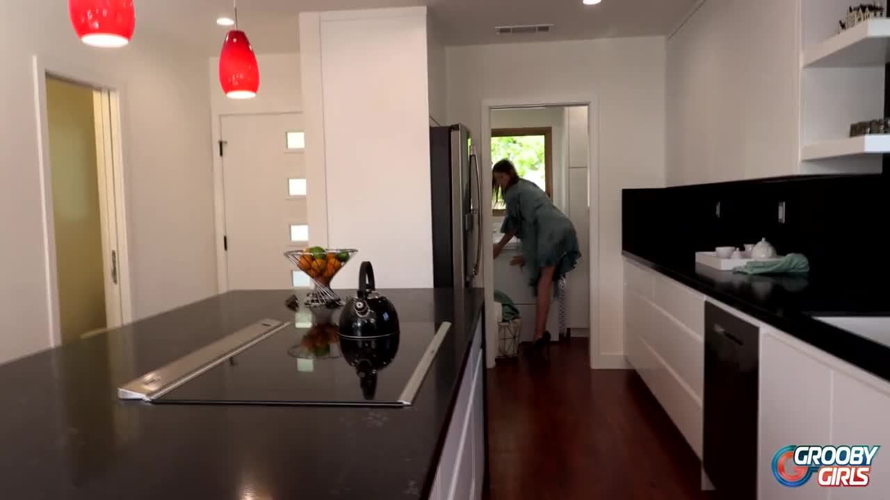 Watch GROOBYGIRLS: Hard and Horny Amanda Riley Shemale Porn Videos | TranSexBig.