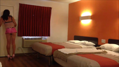 Shemale takes black meat in her ass in a hotel