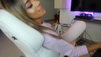 Skinny trans masturbates on her pink couch