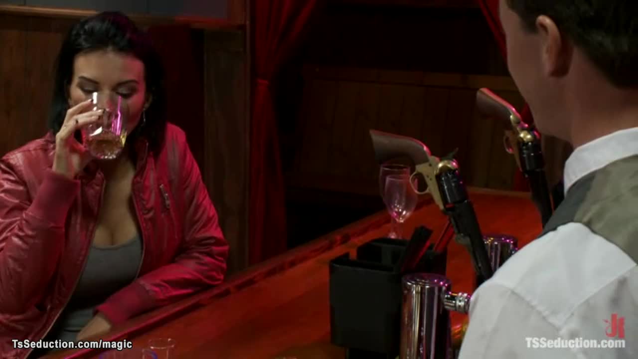 Watch Bartender worships big dick to tranny Shemale Porn Videos | TranSexBig.