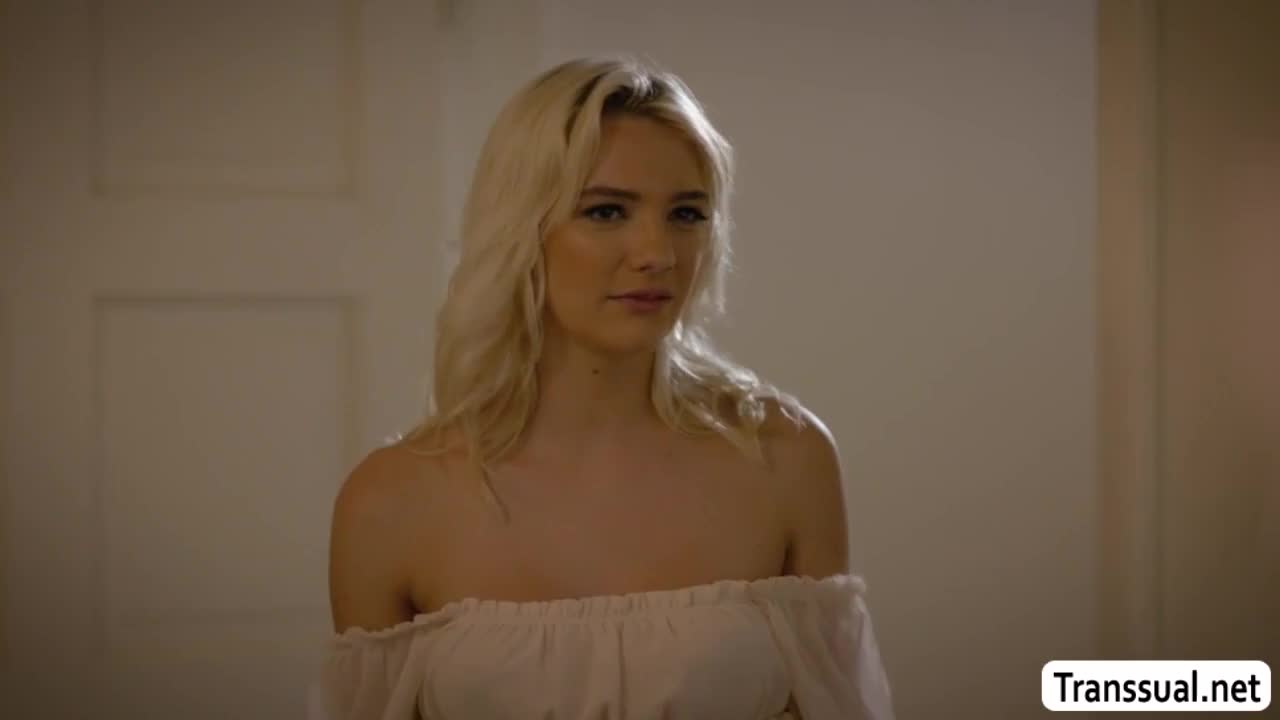 Watch Hot babe lets her shemale bestfriend fuck her wet pussy Shemale Porn Videos | TranSexBig.