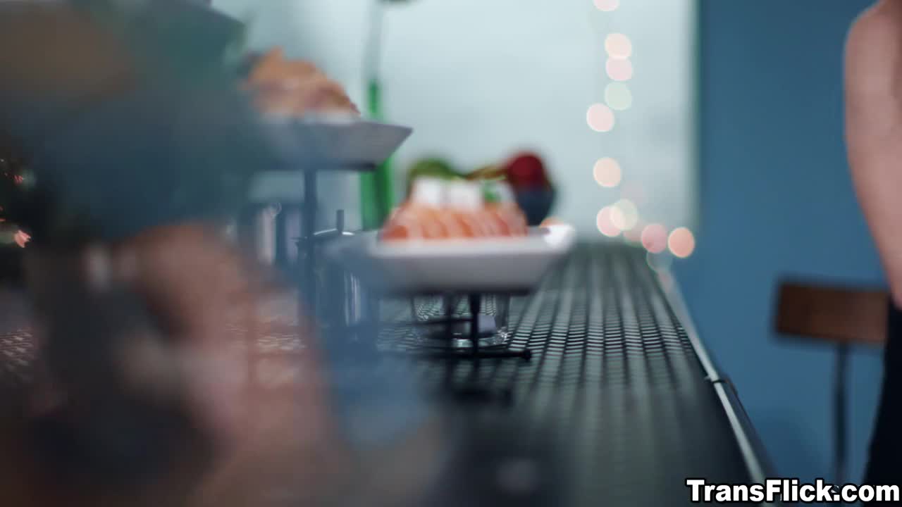 Watch Trans beauty Jenna Creed fuck by her old friend Chris at the cafe Shemale Porn Videos | TranSexBig.