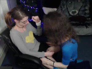 Sheshaft in her cock