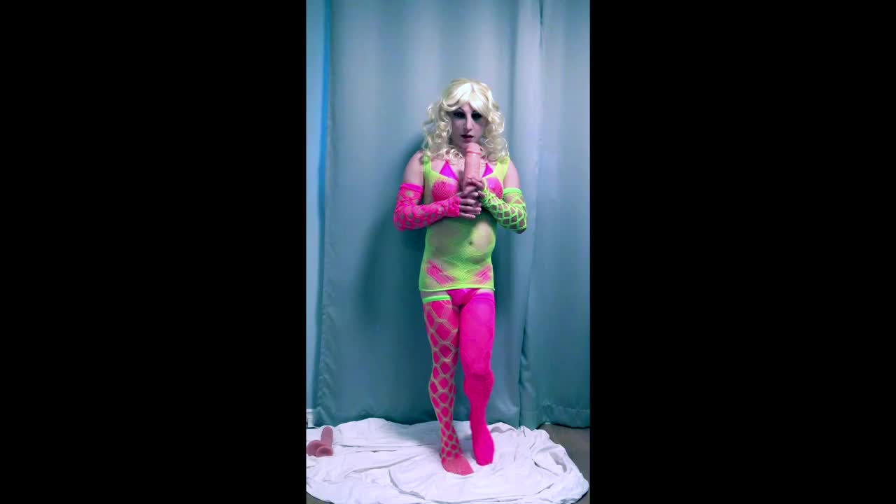 Watch Playing with BWCs (Pt. 1) Shemale Porn Videos | TranSexBig.