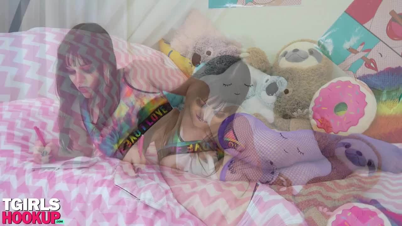 Watch TGIRLS HOOKUP: Nyxi Deemed Worthy Enough To Cum! Shemale Porn Videos | TranSexBig.