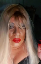 smoking red lipstick