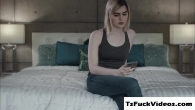 Tranny beauty Ella Hollywood savors Dante Colles bigdic