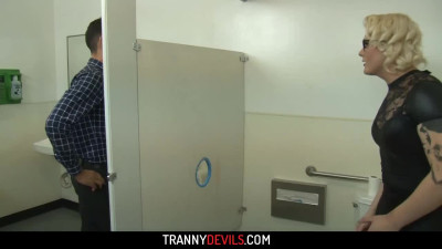 Hot TS Isabella Sorrenti sucks big cock at gloryhole