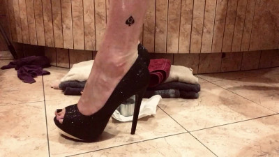 Sissy Queen of Spades anal fuck