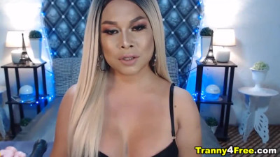 Awesome Hot Tranny Masturbating Hard