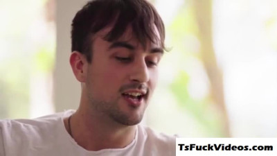 temptress Korra Del Rio gobbles Mason Lears stiff dick