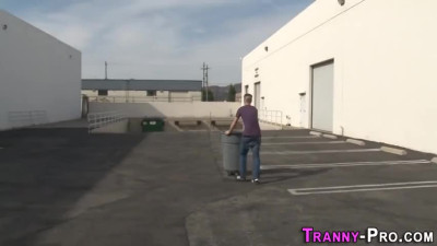 ebony t girl sucks with gets plowed