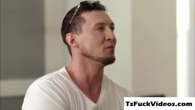 shemale Casey kisses feeds Tranny Marissa Minx with her