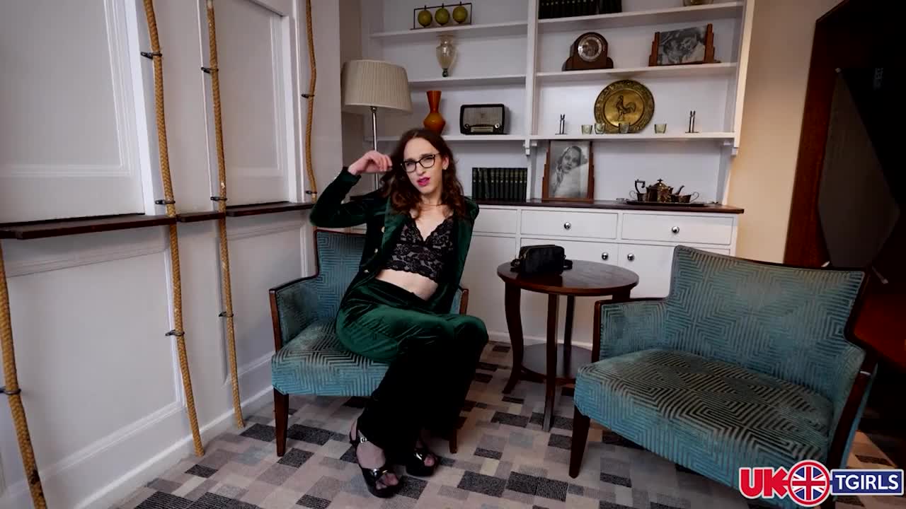 Watch UK-TGIRLS: Come Suck on Emily's Shemale Porn Videos | TranSexBig.