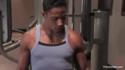 ebony transsexual star banging a dude in gym