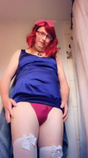 Pantyluvn sissy jerking in the bathroom