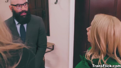 Cheating wife Sarah Vandella wants transgender dick