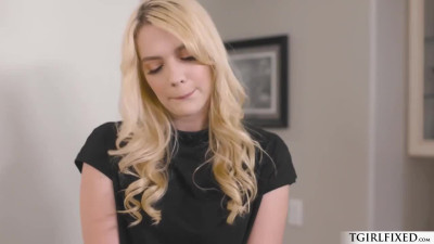 Ts Natalie Mars bangs Kenna James pussy