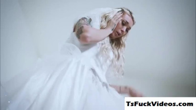 babe Khloe kissed and fucked Blonde Tranfuckingual Aubr