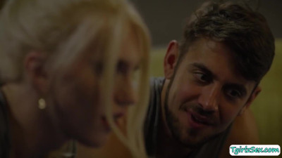 Small tits ts Izzy Wilde deepthroats and gets analed bareback