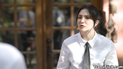 Jane Wilde get bold as she lightly probes Khloe Kay to find out if she is into girls