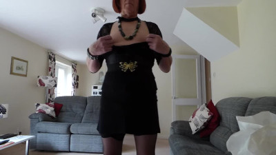 Mature tranny cums for you
