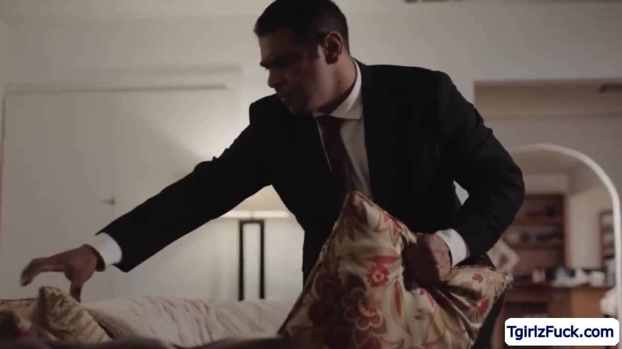 Watch Small tits tbabe Kate Zoha blowjobs stepdads big cock in 69 Shemale Porn Videos | TranSexBig.