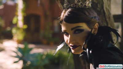 Prince Charming anals trans witch Natalie Mars and Snowwhite