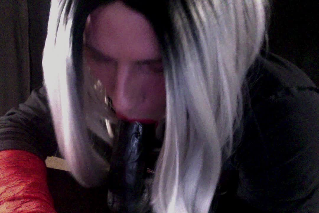 Watch Showing off a new outfit and some of my skills Shemale Porn Videos | TranSexBig.
