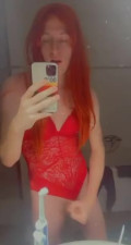 Sissy Sanne cumming in washbasin