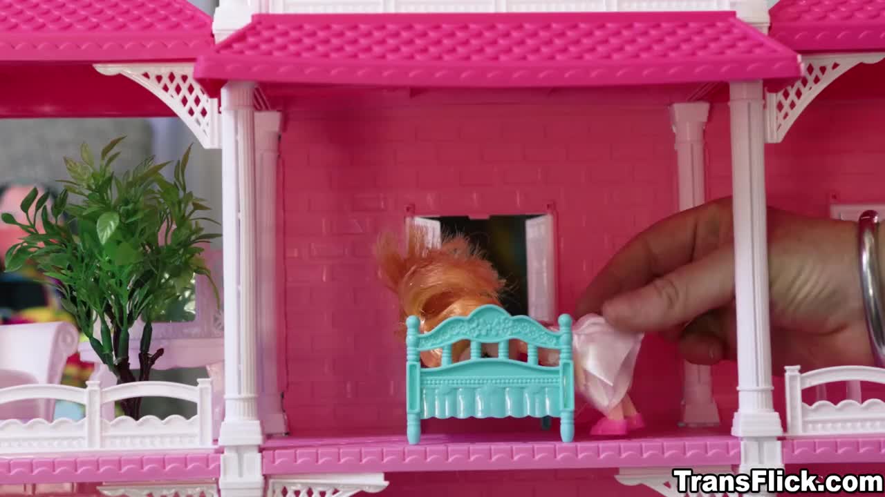 Watch Lauren Phillips taking and enjoying Brittney Kades hard Tdick Shemale Porn Videos | TranSexBig.