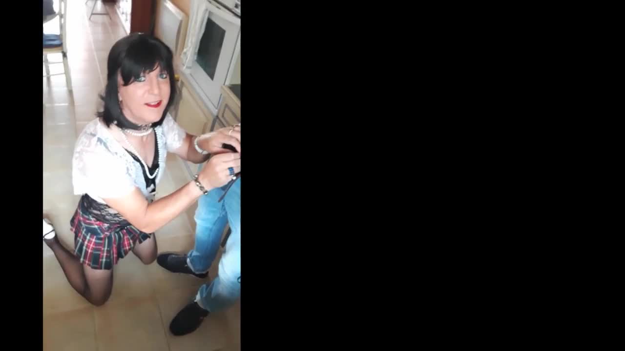 Watch chienne consentante Shemale Porn Videos | TranSexBig.