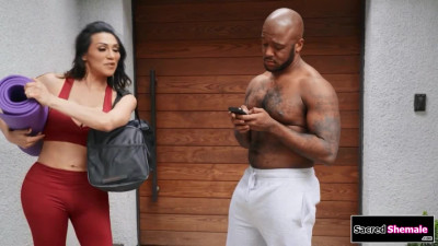 Busty trans yoga teacher Jessy Dubai barebacks a black guy