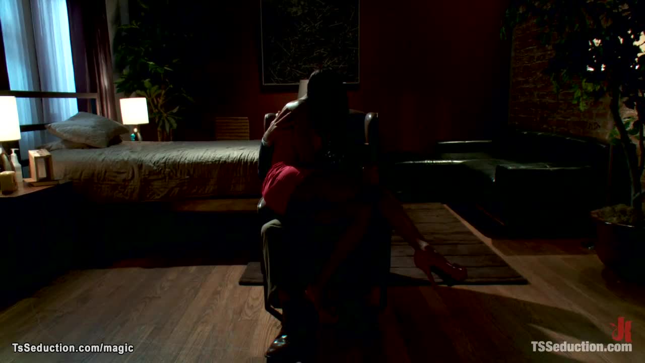 Watch Ebony shemale fucks tied man in bed Shemale Porn Videos | TranSexBig.