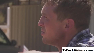 Busty shemale Kayleigh Cox gives blowjob n bareback ana