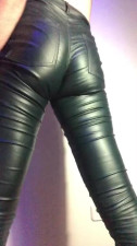 Sissy Touching her ass in jeans and cumming