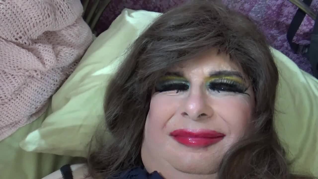 Watch Michele Thompson Bedroom Closeup Shemale Porn Videos | TranSexBig.