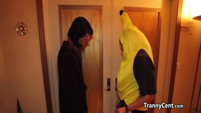 Two guys nailes tranny for halloween