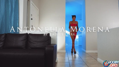 GROOBYGIRLS: Antonella Morena Needs Filling Up