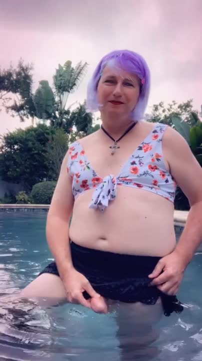 Watch Pantyluvn sissy jerking in the pool Shemale Porn Videos | TranSexBig.