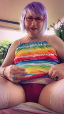 Pantyluvn sissy jerking outside while raining