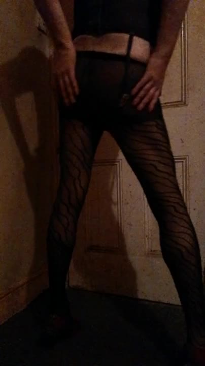 Watch Hollyemiscd plays with herself in pantyhose and heels Shemale Porn Videos | TranSexBig.