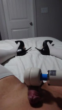 Hands free vibrator cum