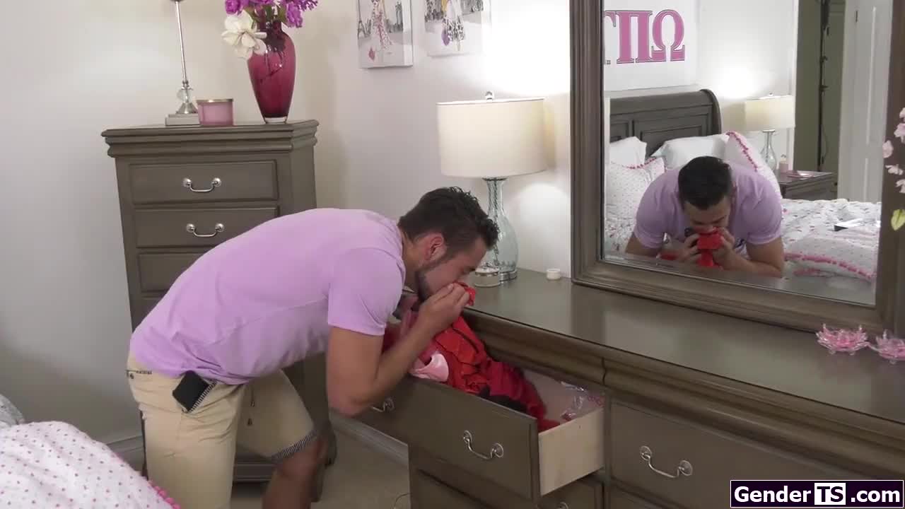 Watch Shemale coed Kate Zoha deepthroats and bareback anal rides Shemale Porn Videos | TranSexBig.